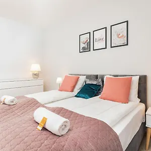  Apartament Center By Renters